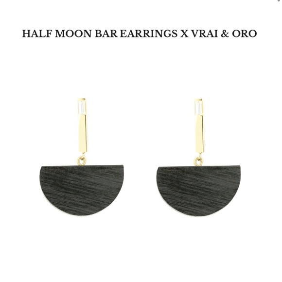 Sophie Monet Earrings - HALF MOON BAR EARRINGS X VRAI & ORO - Picture 1 of 8